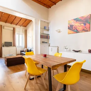 Apartment Modern, Bright Near Boboli Gardens & Santo Spirito - Homeunity Florence